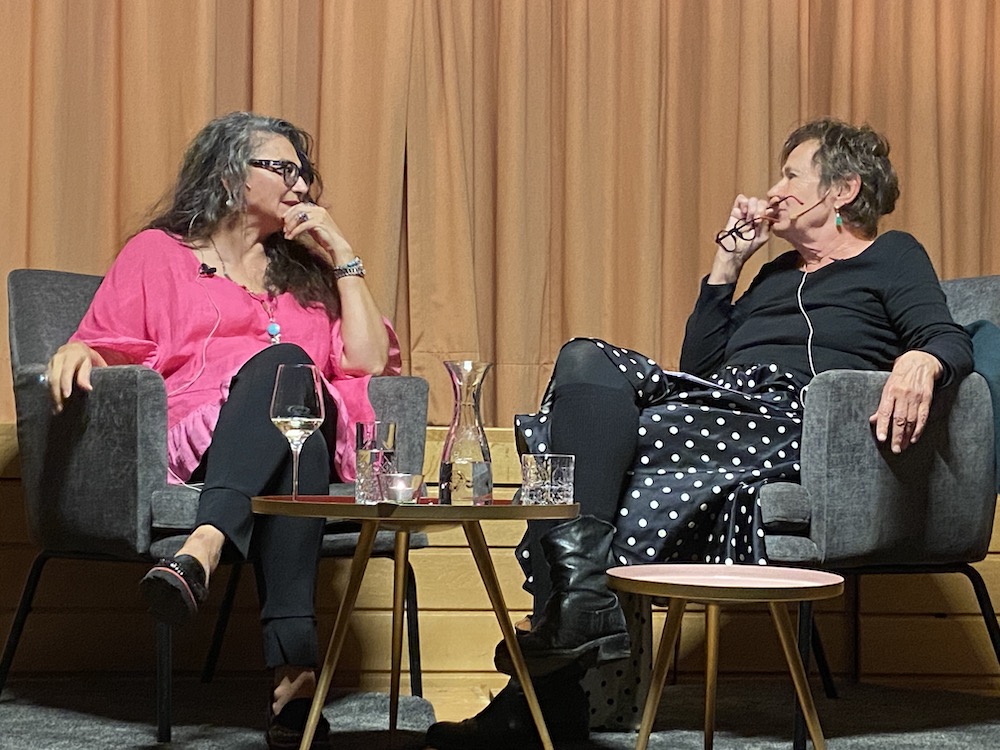 Özlem Bächli und Barbara Lukesch im Gespräch