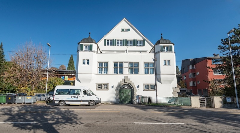 Das Züriwerk an der Seestrasse in Zollikon