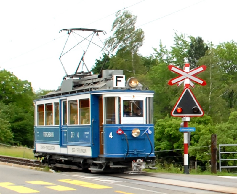 Die blauen CFe 2/2 der Forchbahn (FB)