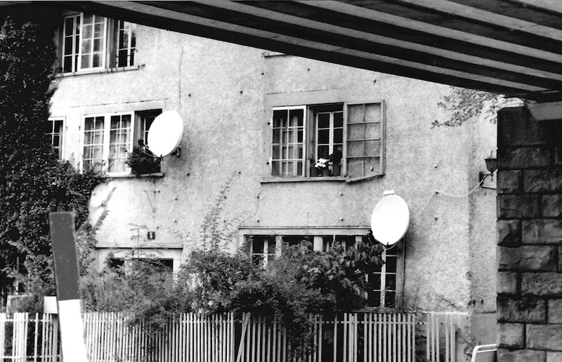 1995: Gebäude in marodem Zustand (Foto: Zolliker Ortsmuseum)