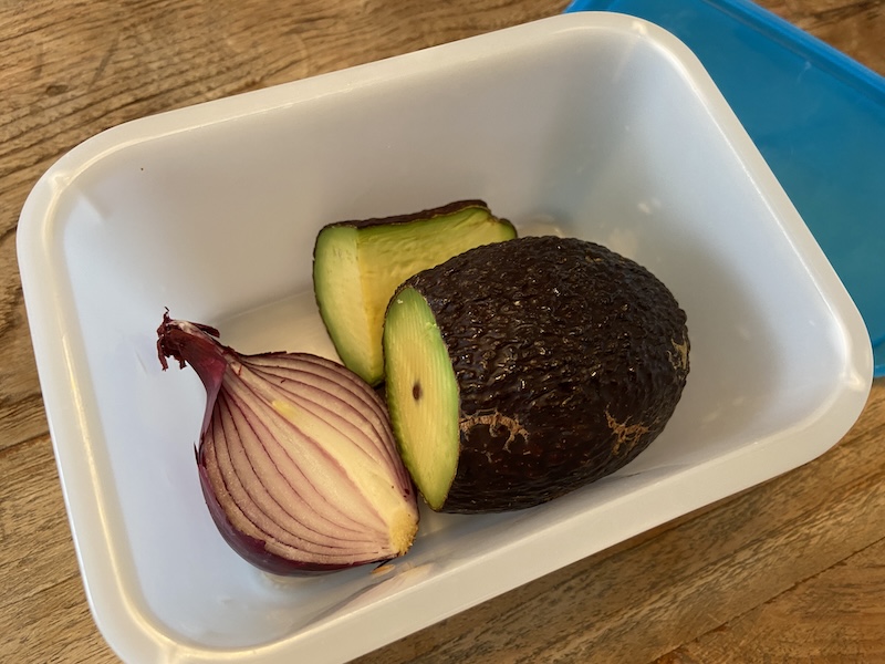 Avocado bleibt frisch dank Zwiebel