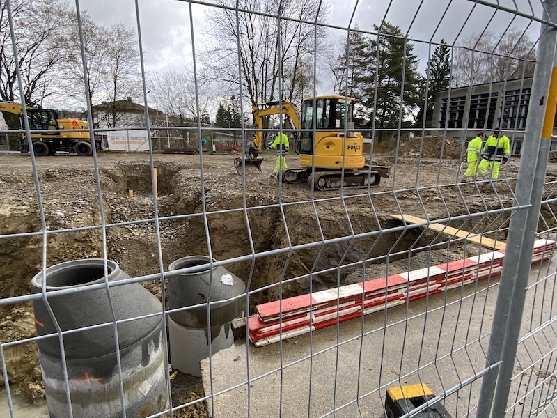 Kanalisationsarbeiten für das Betreuungshaus (Foto: ZN)