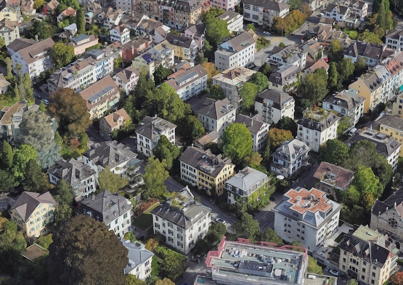 Attraktiv: Hottinger Stadtvillen mit grossen Bäumen