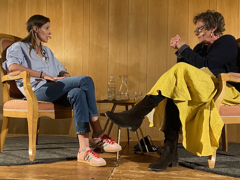 Eva Maiwald und Barbara Lukesch im Gespräch (Foto/Video: ZN)