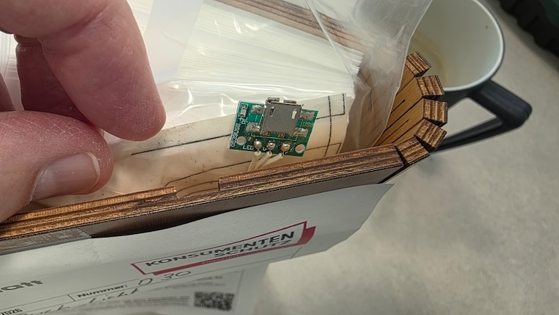 Bei dieser Buchlampe musste die Micro-USB-Buchse ersetzt werden
